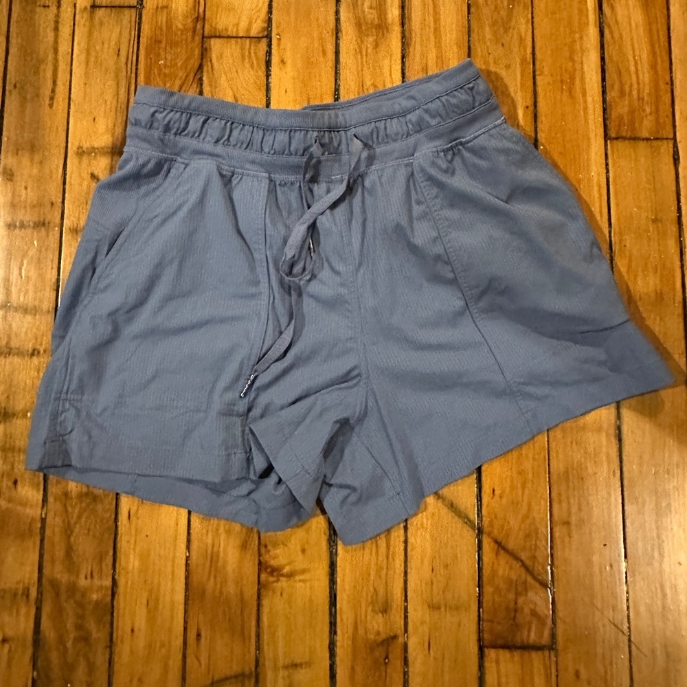 Lululemon shorts dance studio like new